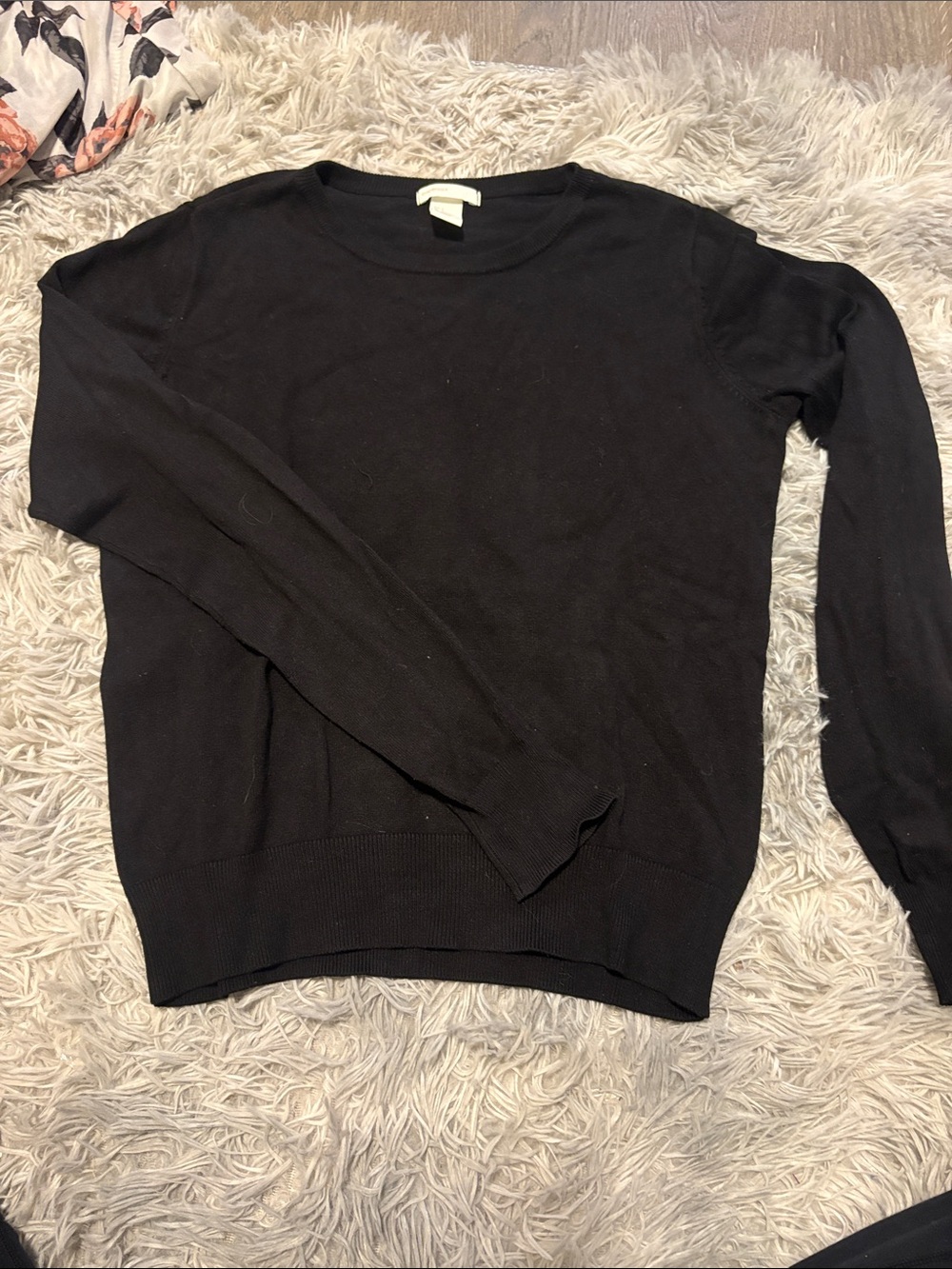 H&M Women's Black Crewneck Sweater - Classic Knit
